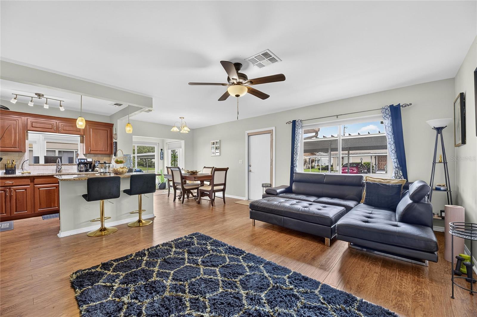 112 GLOUCESTER BLVD #345 — photo 3