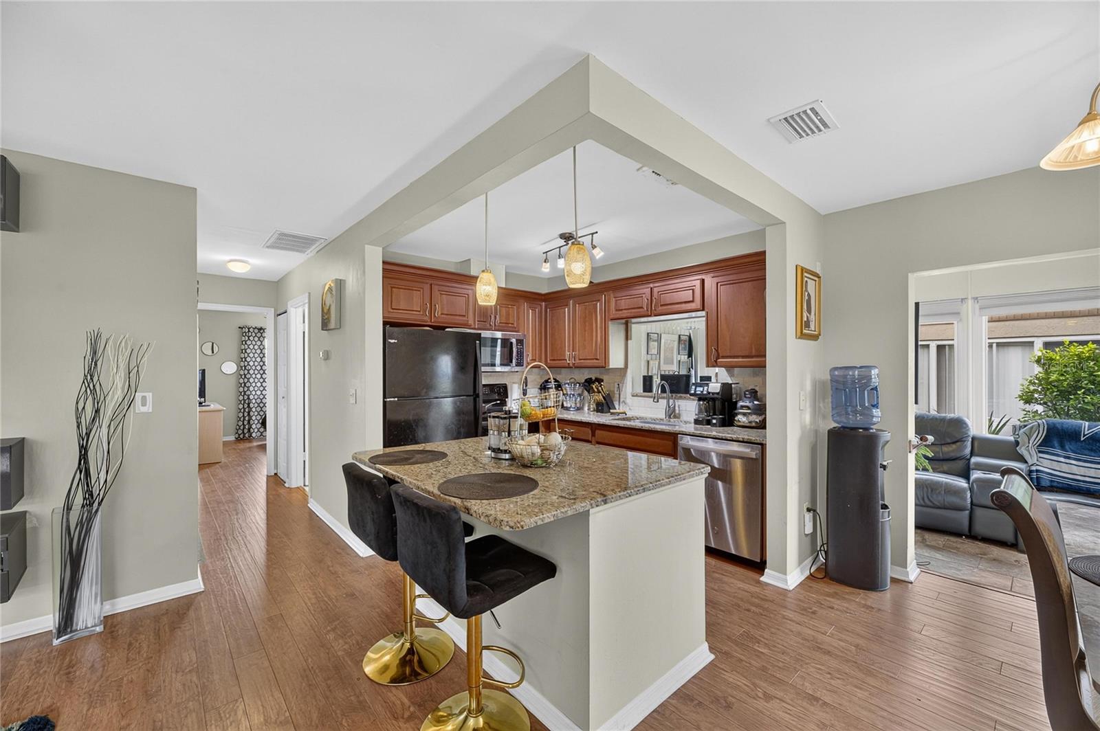 112 GLOUCESTER BLVD #345 — photo 4