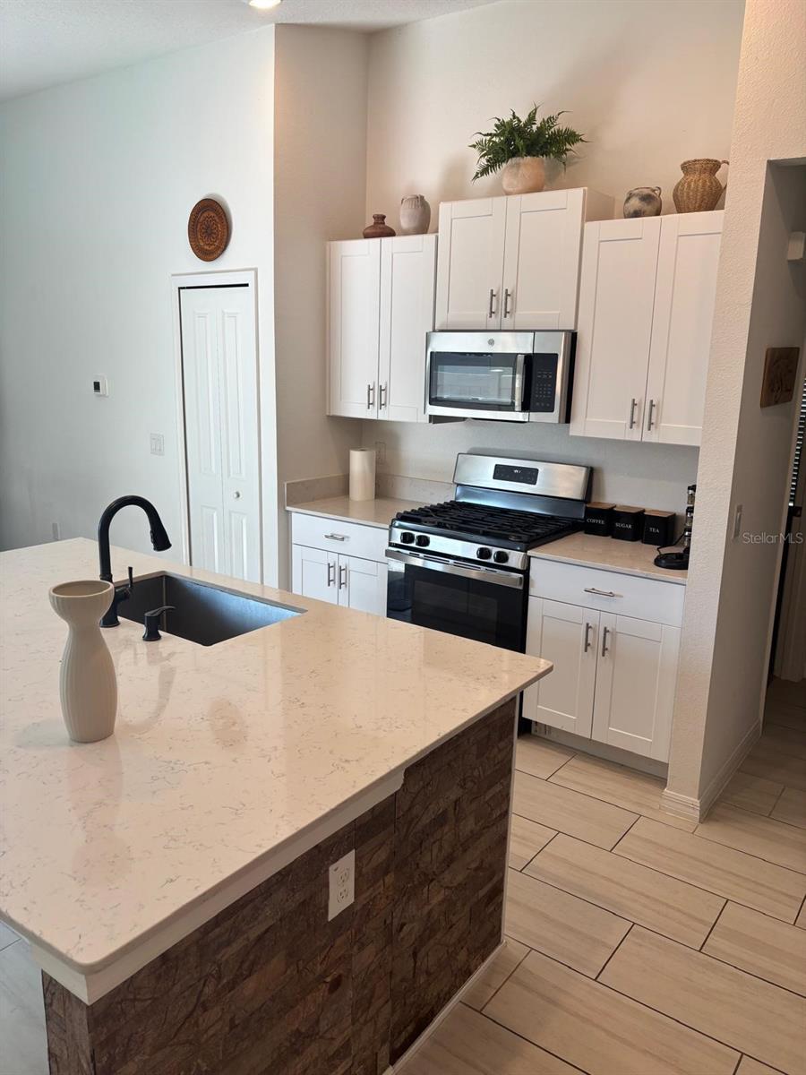 22481 STORYBOOK CABIN WAY — photo 5
