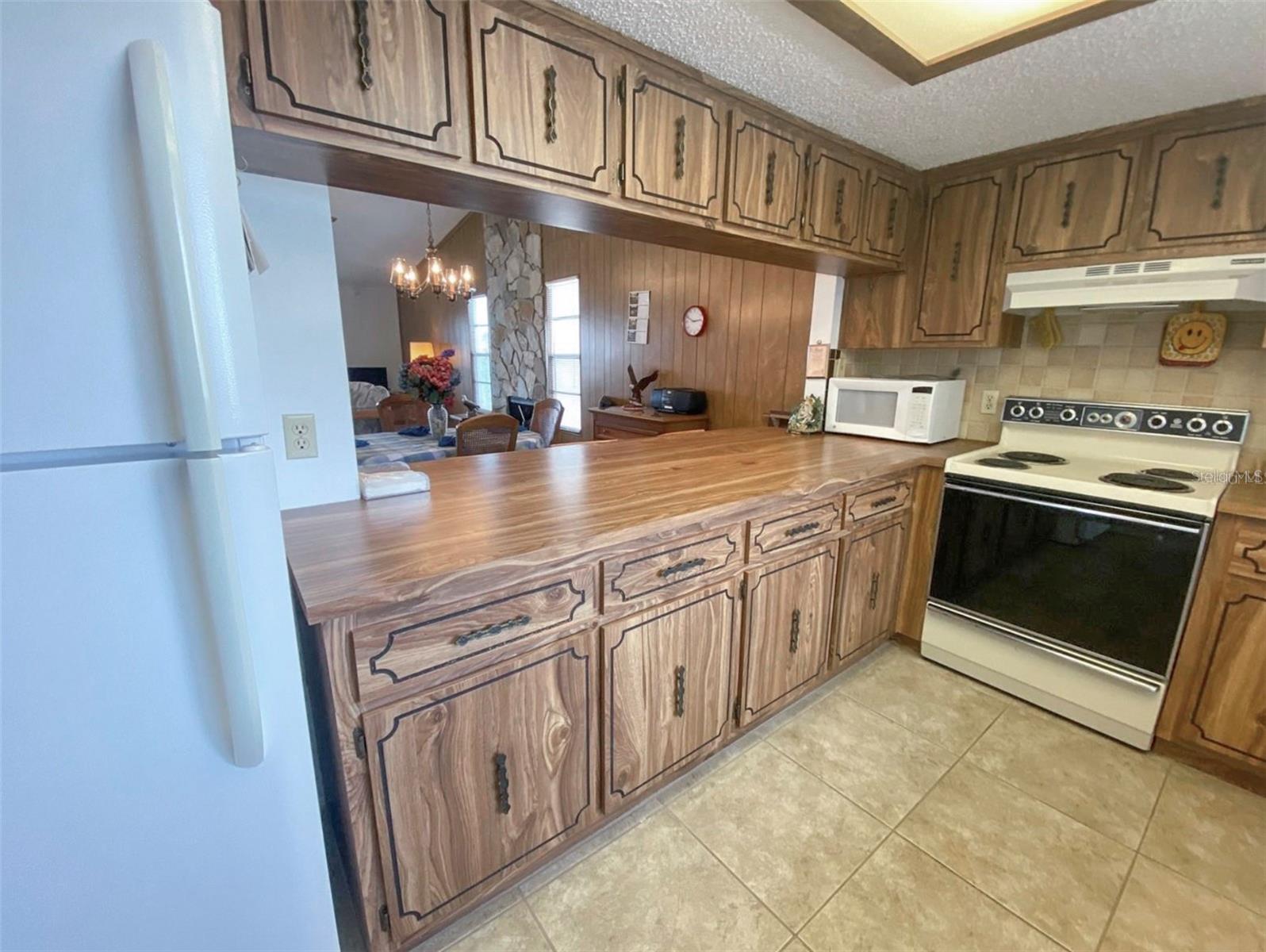 9940 EAGLES POINT CIR #4 — photo 4