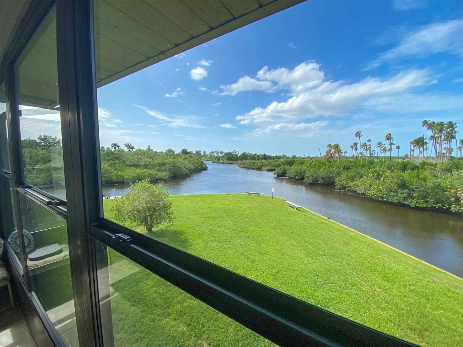 9940 EAGLES POINT CIR #4 — photo 40