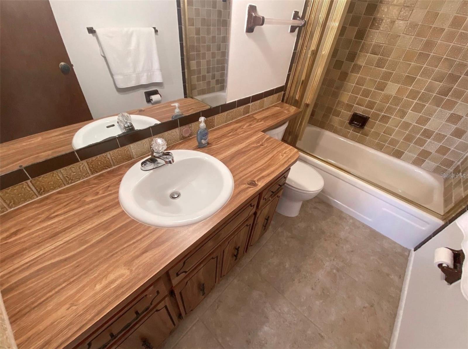 9940 EAGLES POINT CIR #4 — photo 30