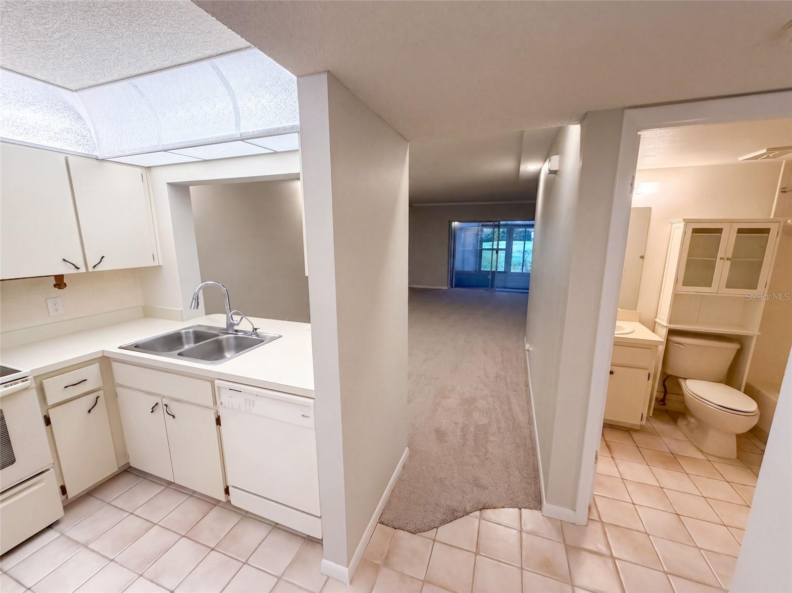 1465 MILLSTREAM LN #104 — photo 2