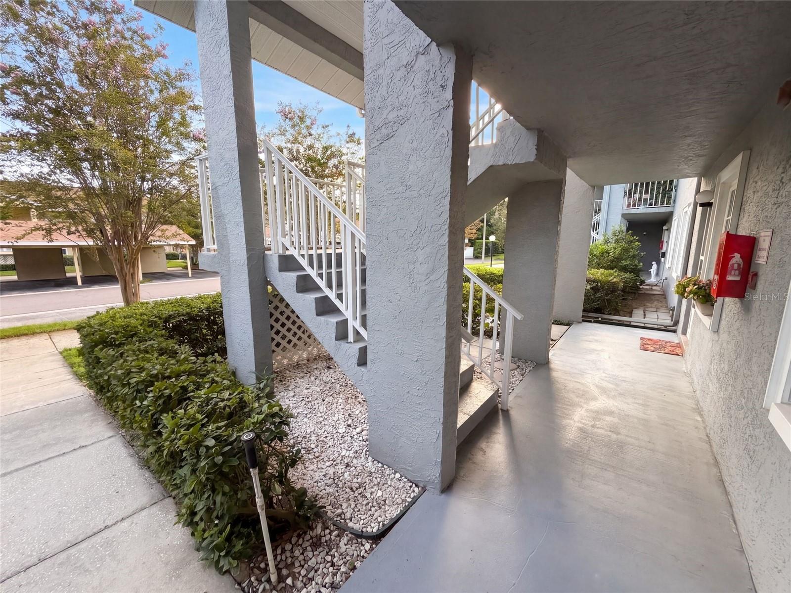 1465 MILLSTREAM LN #104 — photo 32