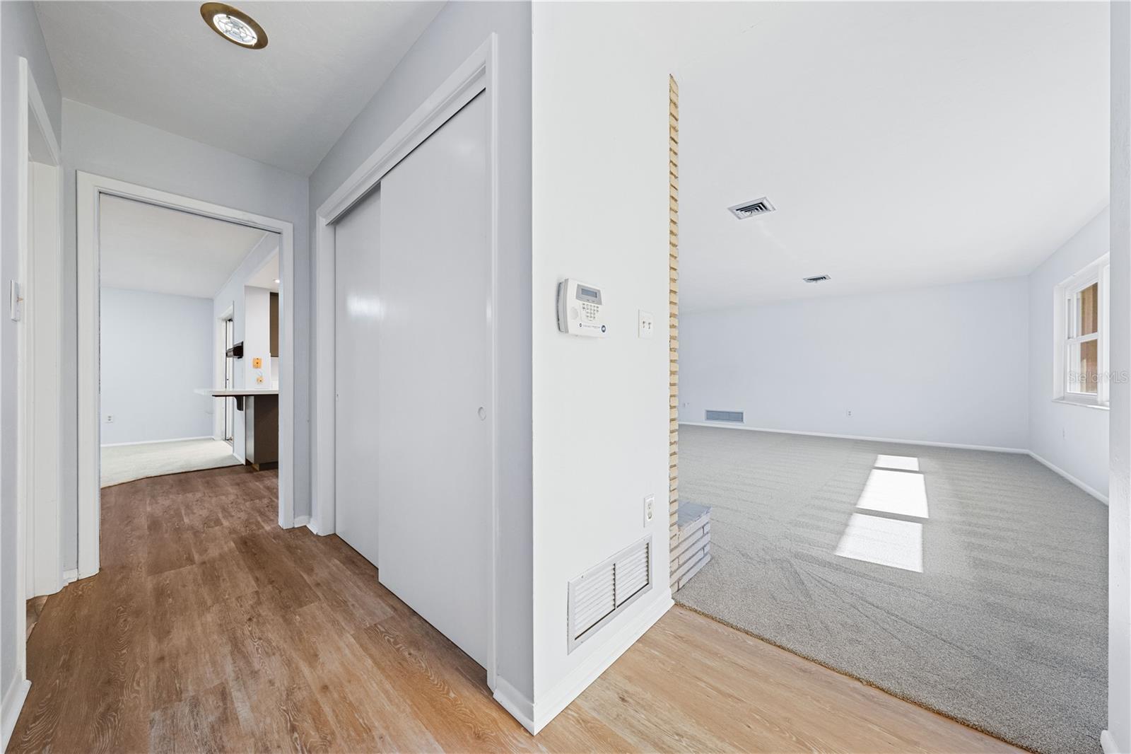 3733 MALEC CIR — photo 7