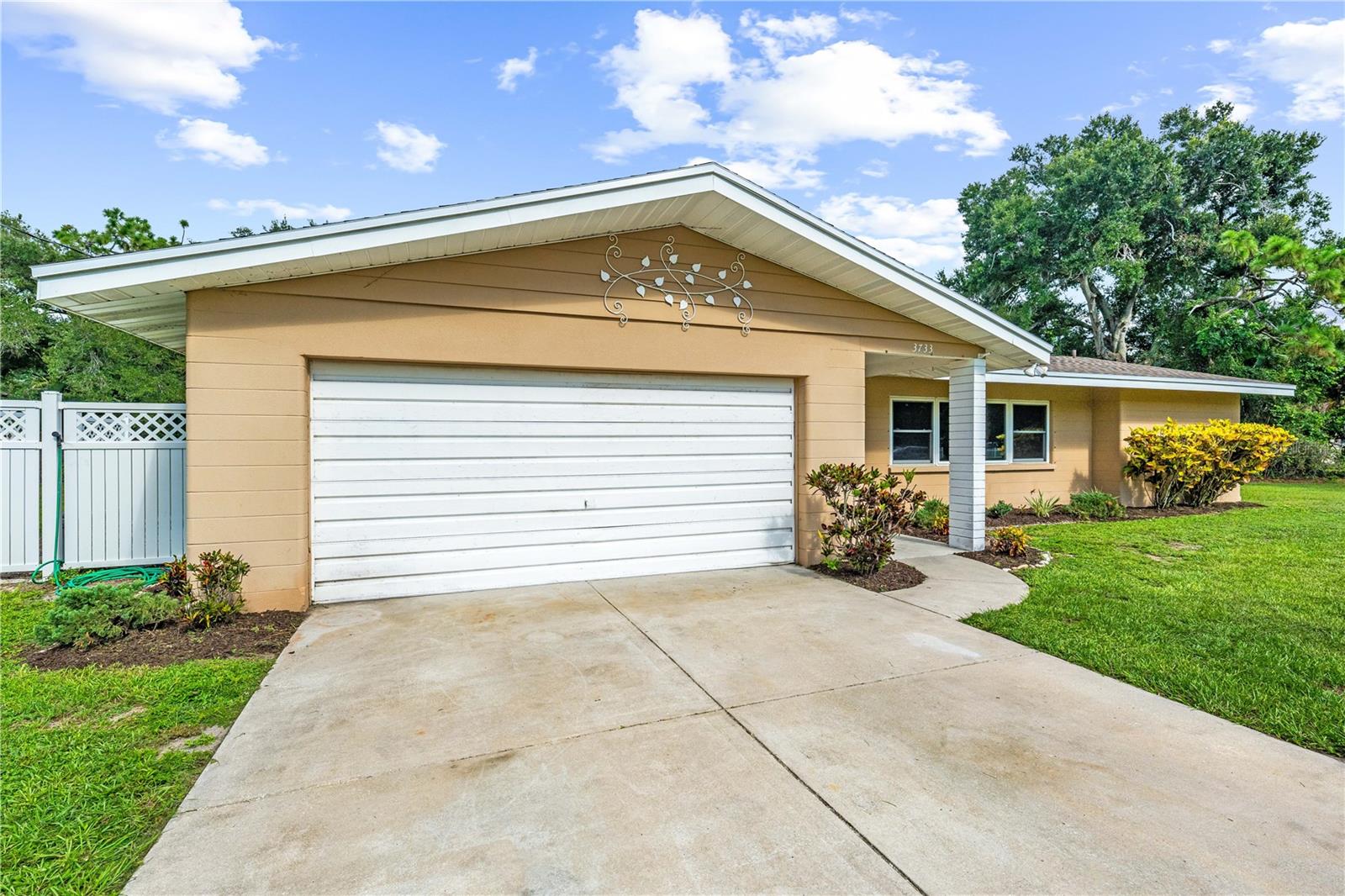 3733 MALEC CIR — photo 4