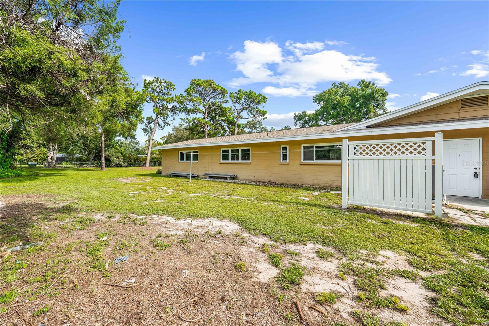 3733 MALEC CIR — photo 44