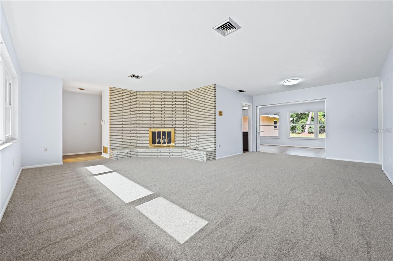 3733 MALEC CIR — photo 10