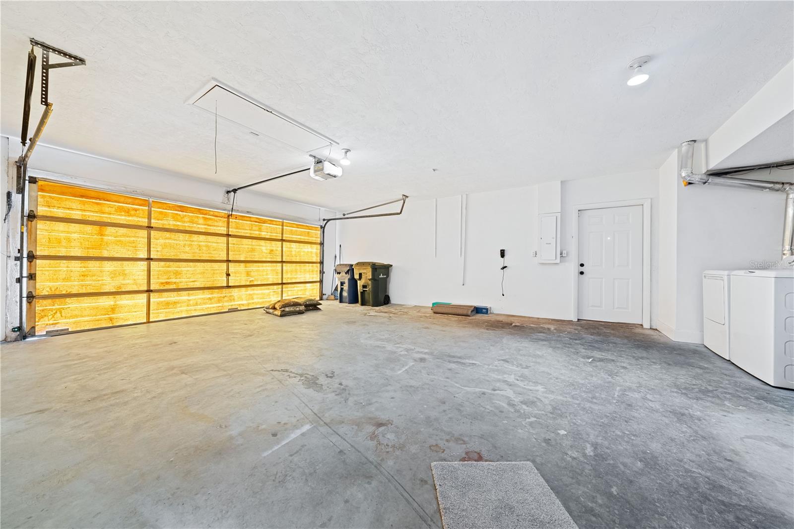 3733 MALEC CIR — photo 37
