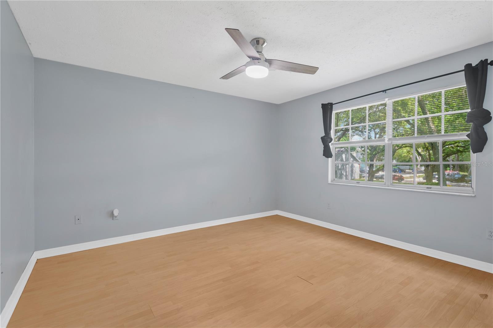 609 SAINT HENRY DR — photo 11