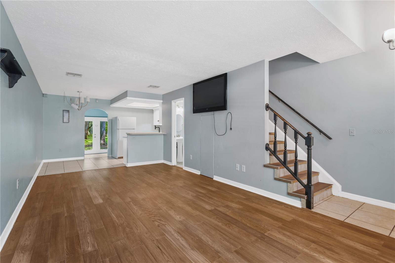 609 SAINT HENRY DR — photo 3