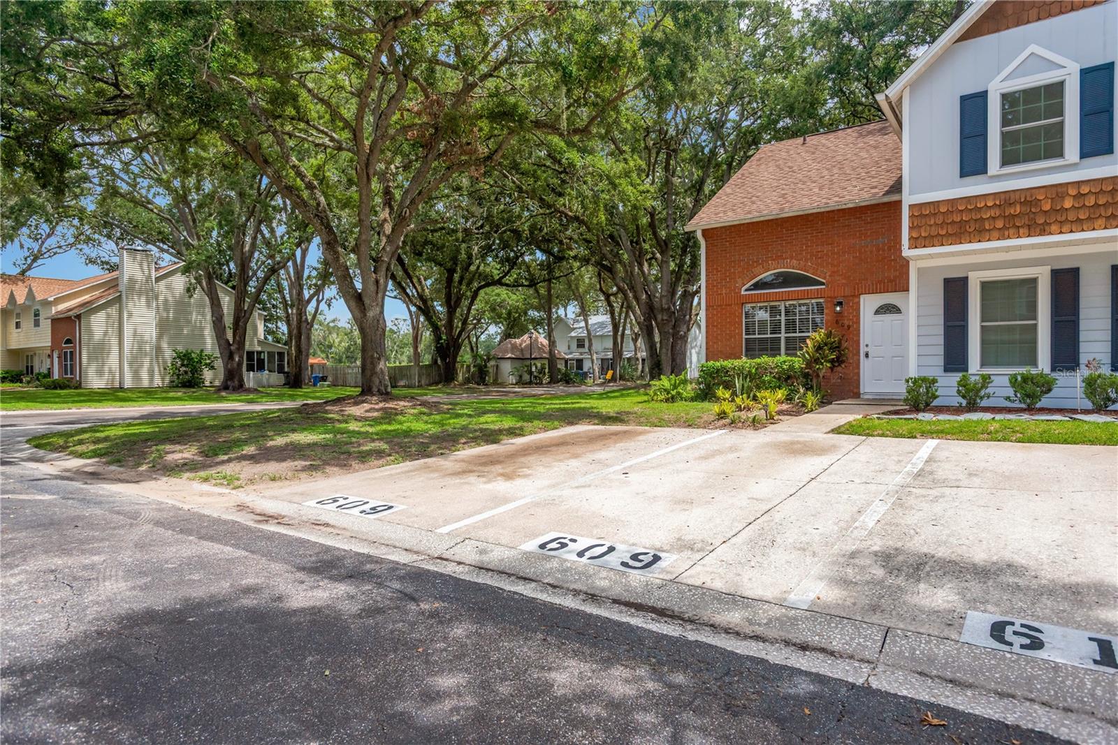 609 SAINT HENRY DR — photo 2