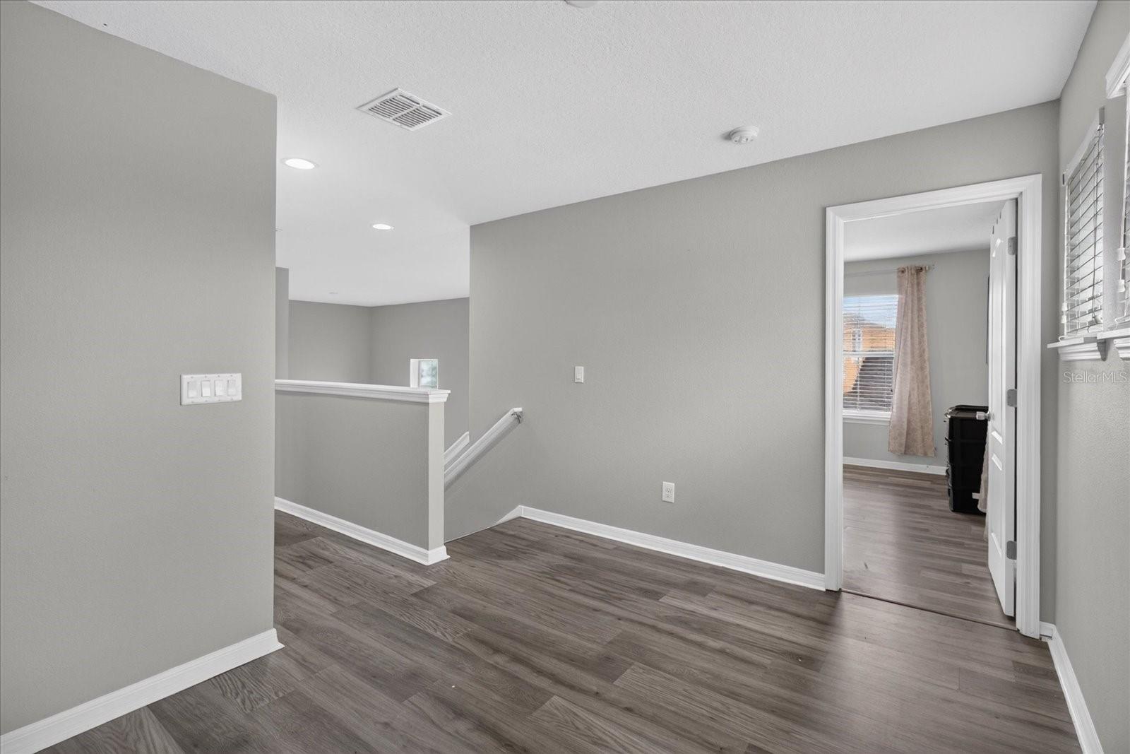 2169 BROADWAY VIEW AVE — photo 11