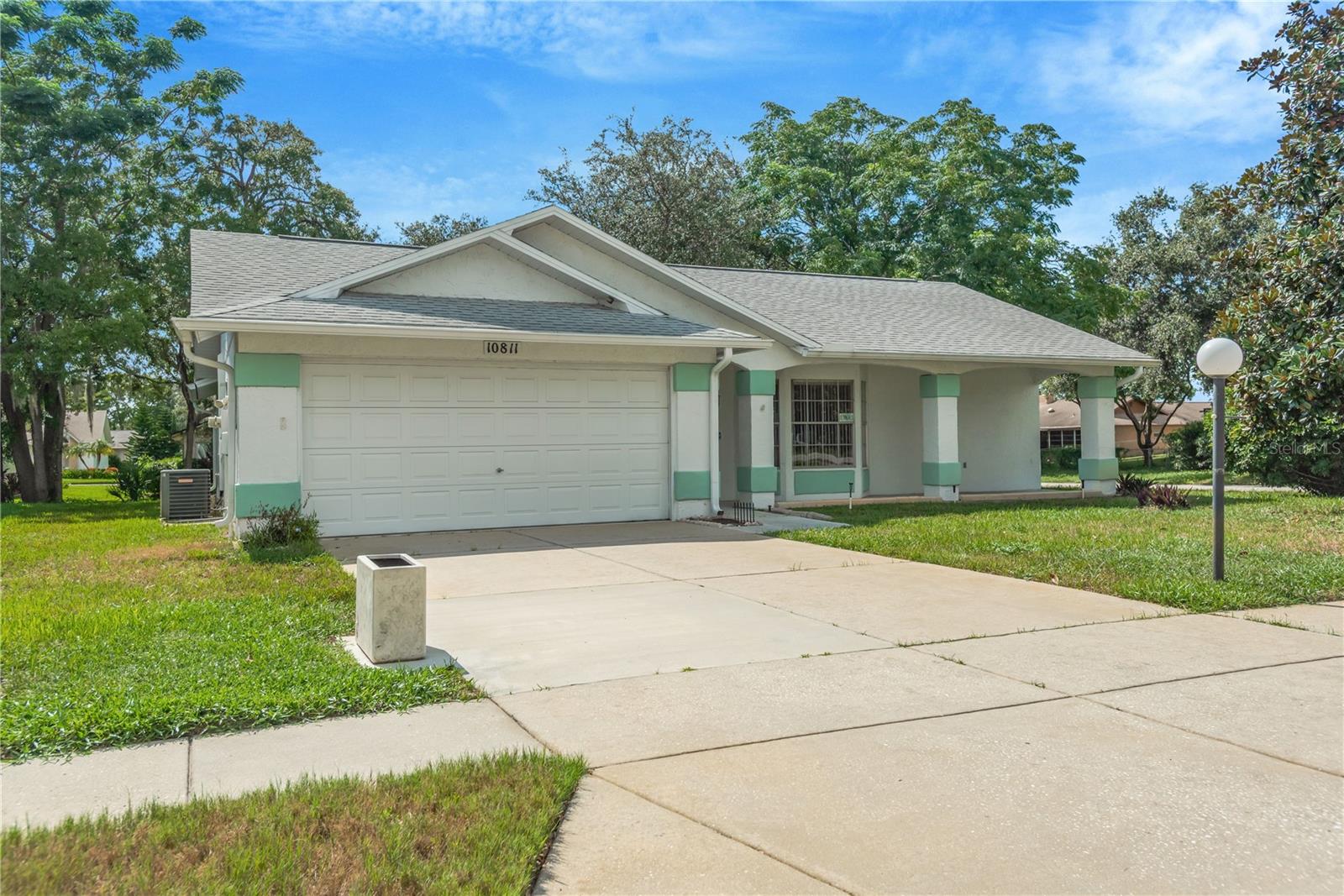 10811 PEPPERTREE LN — photo 2