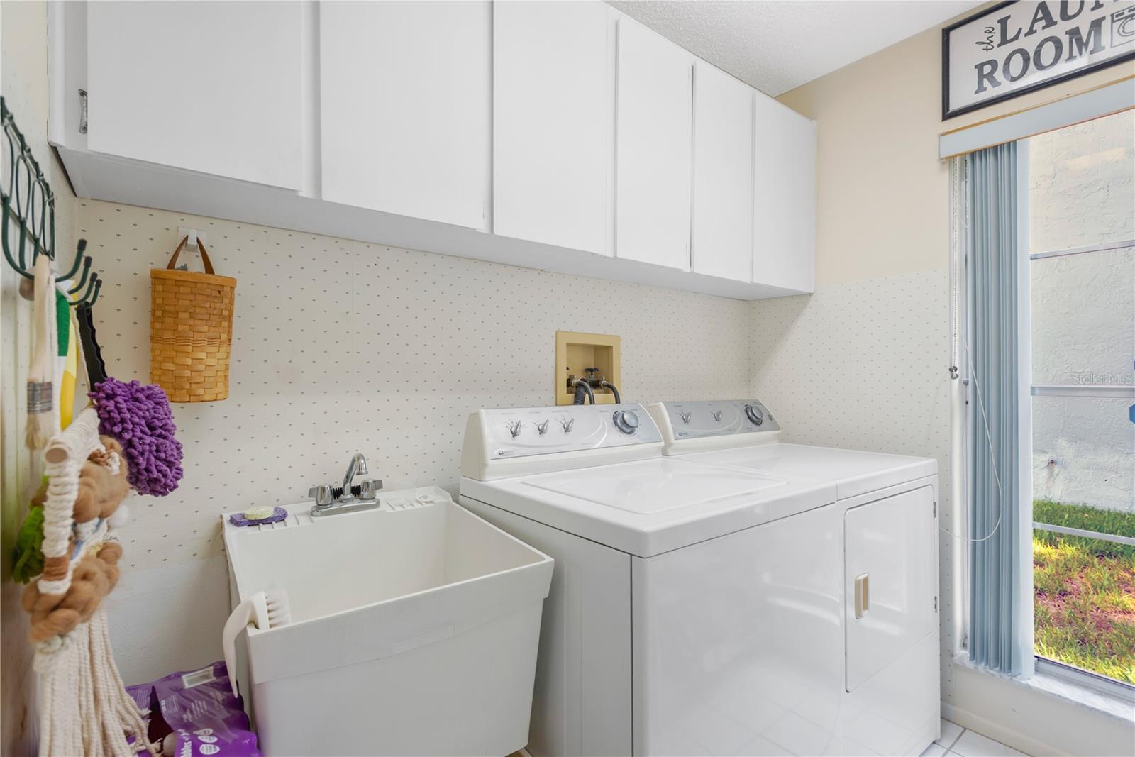 10811 PEPPERTREE LN — photo 9