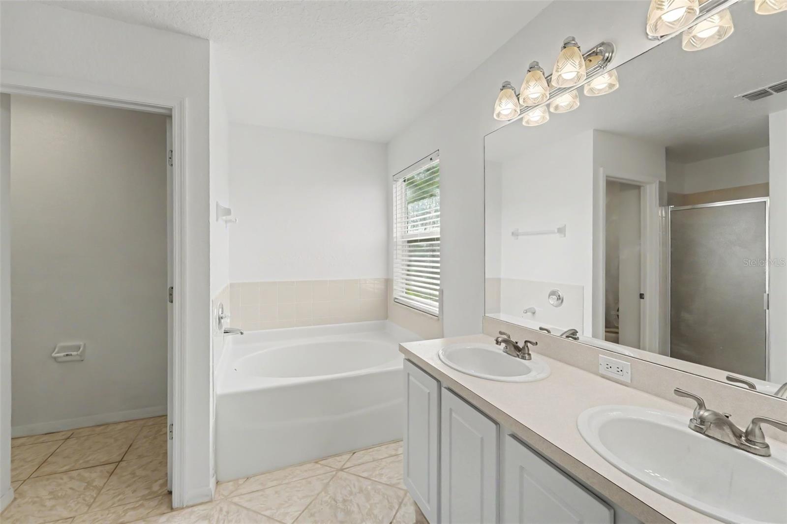 19431 SANDY SPRINGS CIR — photo 16