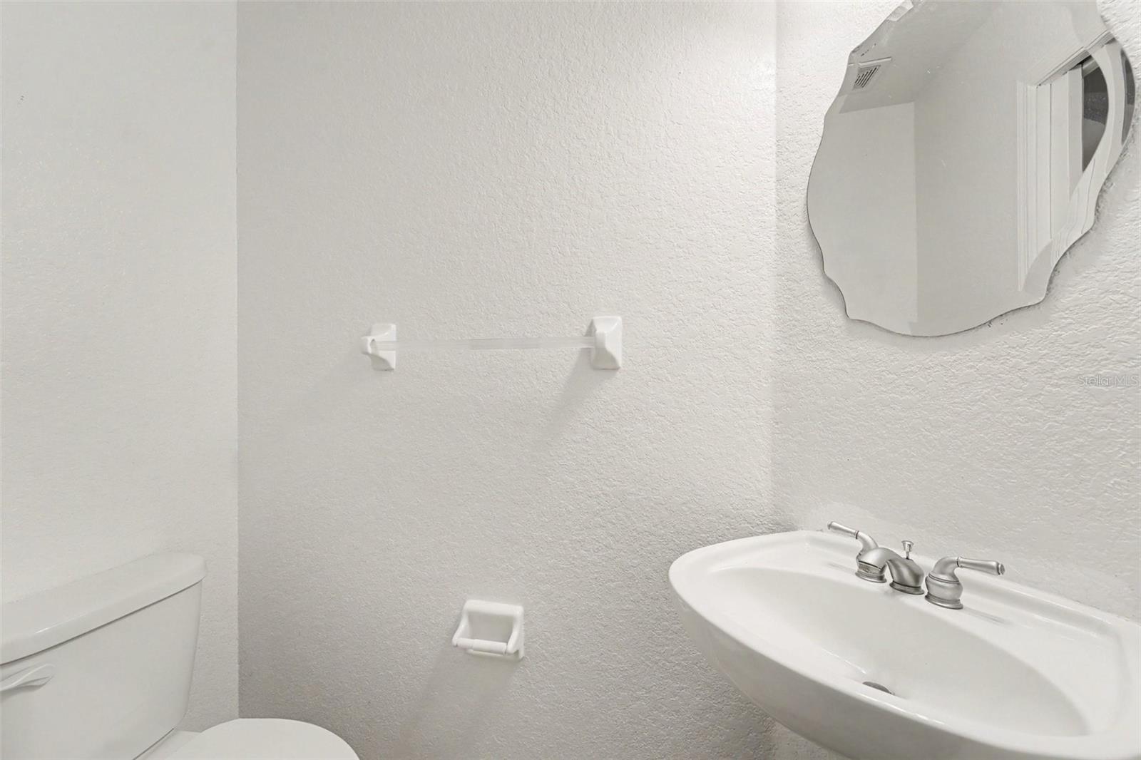 19431 SANDY SPRINGS CIR — photo 17