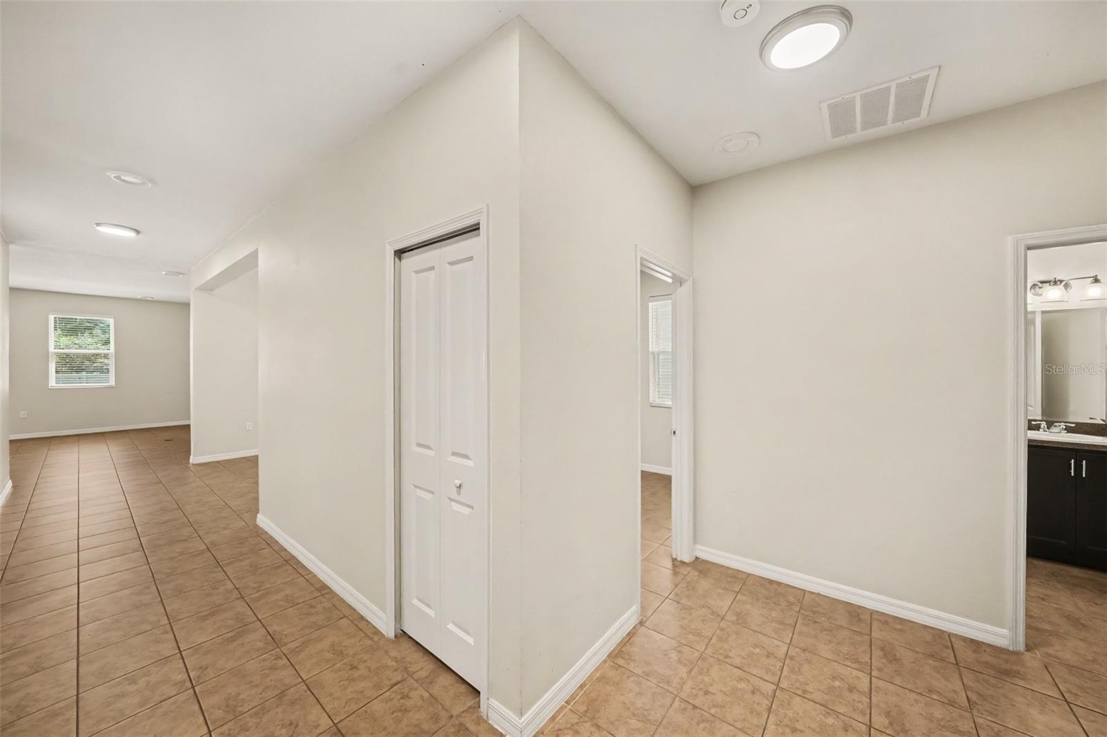 1102 CANYON OAKS DR — photo 17