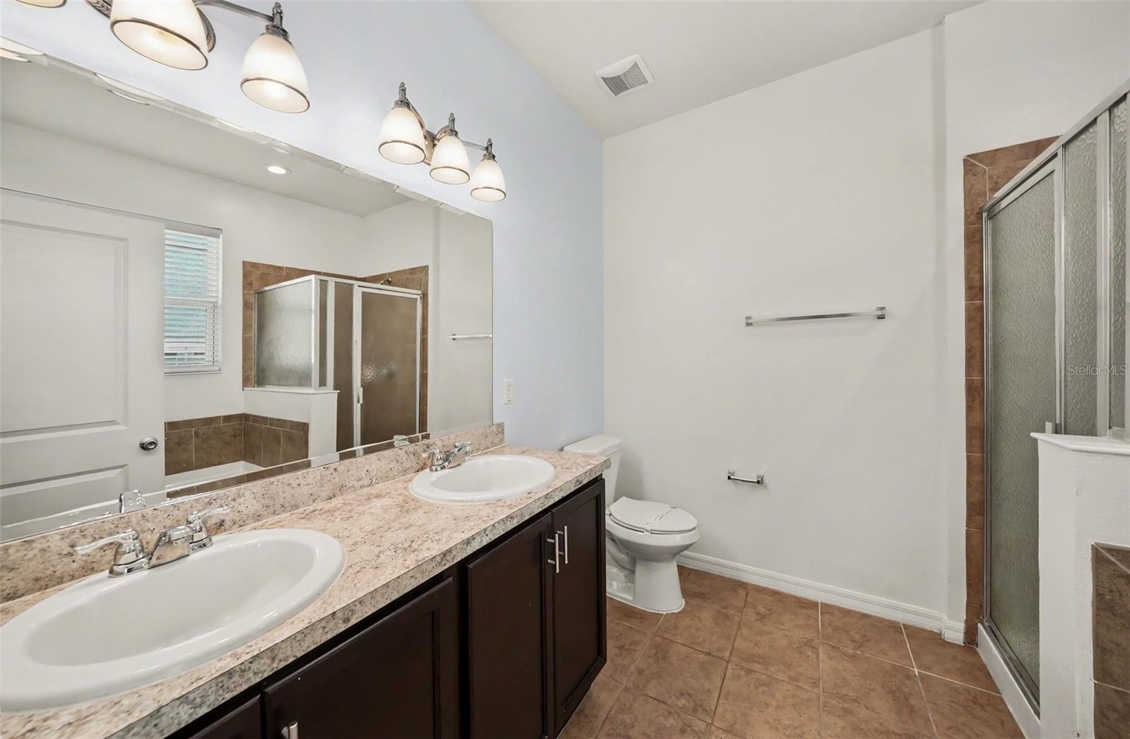 1102 CANYON OAKS DR — photo 4