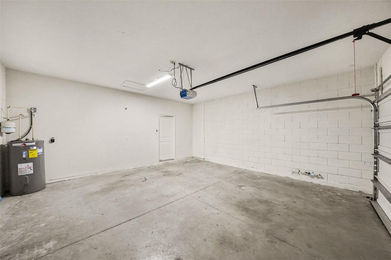 1102 CANYON OAKS DR — photo 26