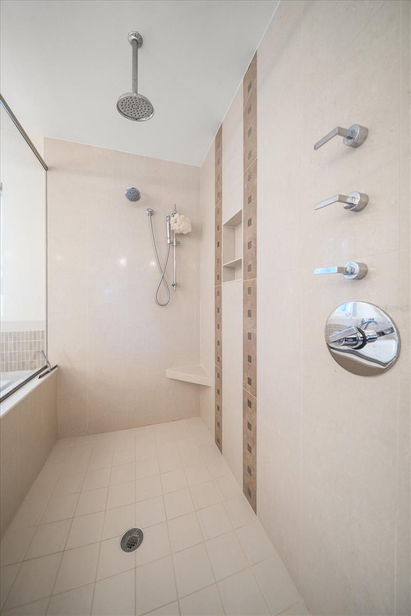 485 PARK AVE — photo 39