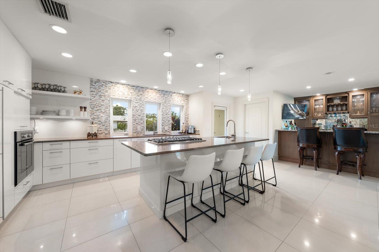 485 PARK AVE — photo 17