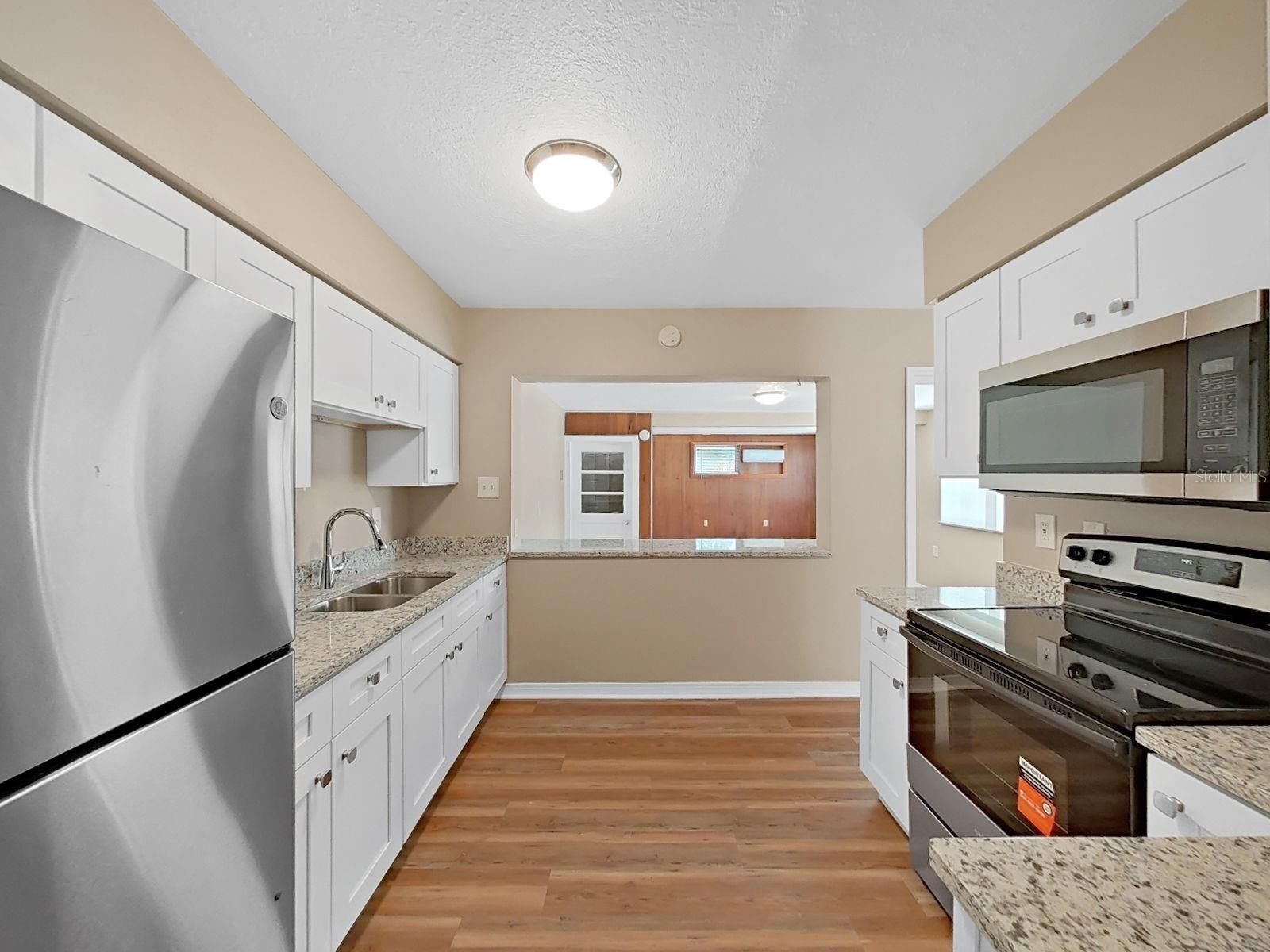 4411 BASS ST — photo 23