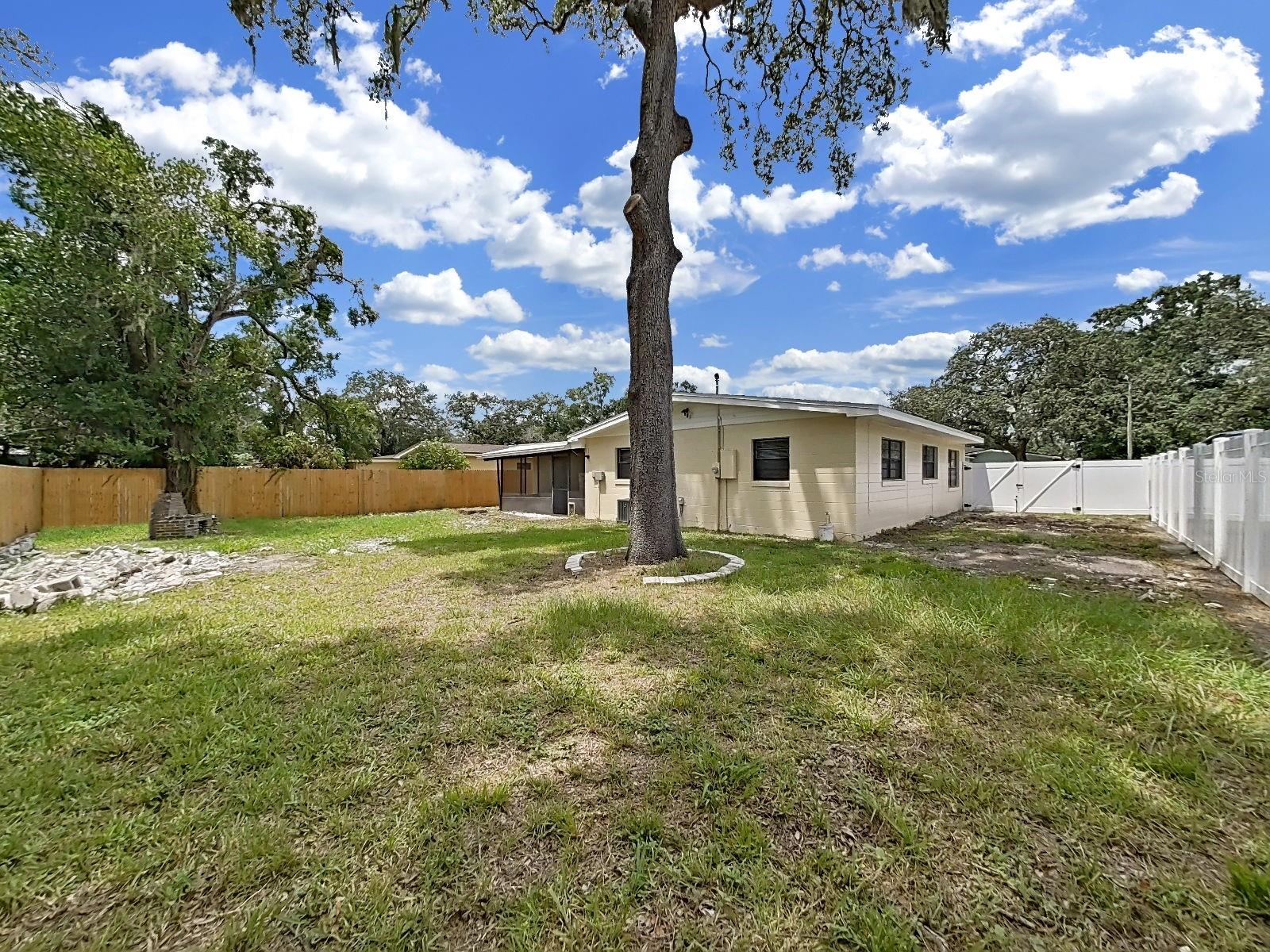 4411 BASS ST — photo 49