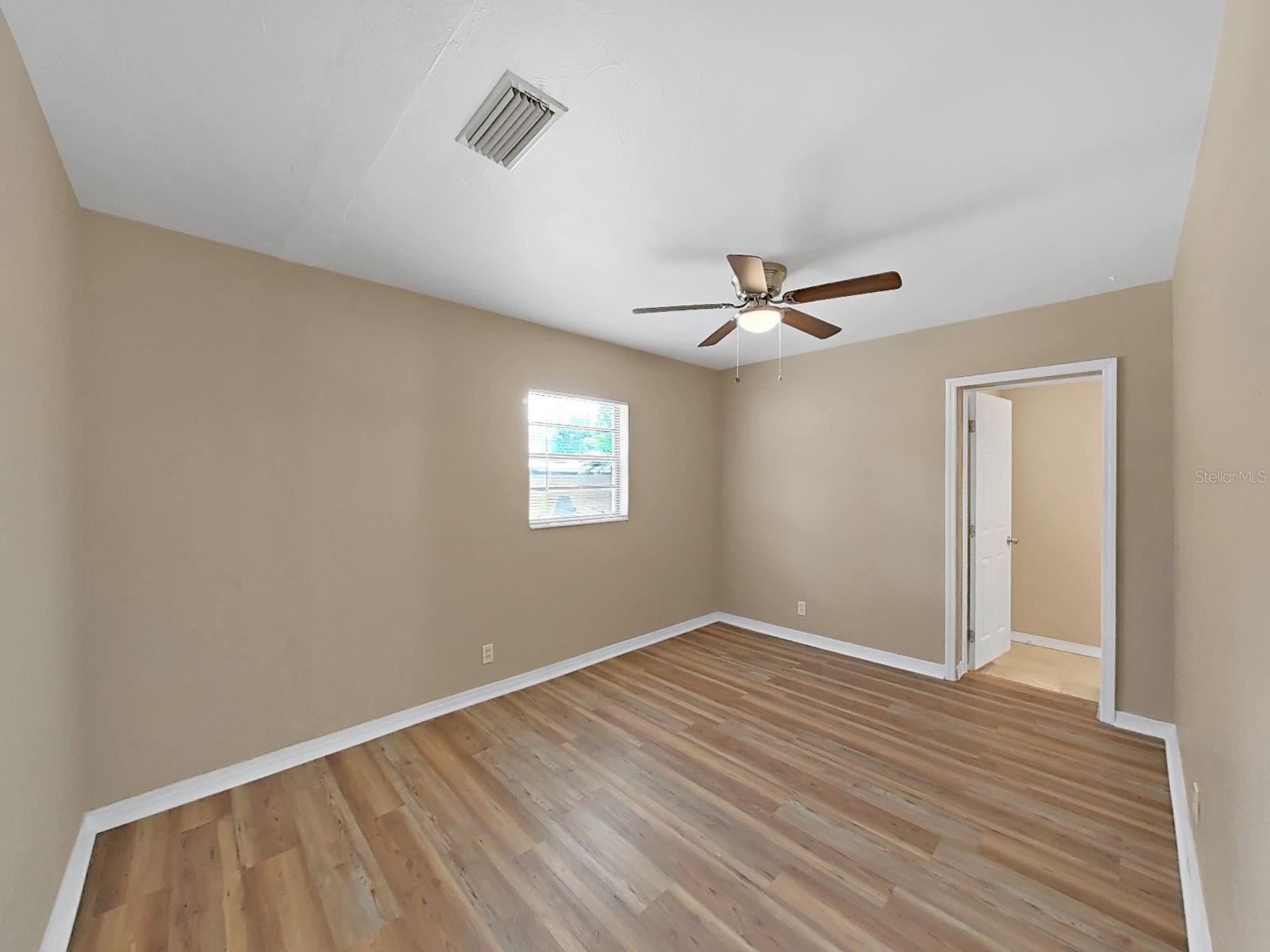 4411 BASS ST — photo 36