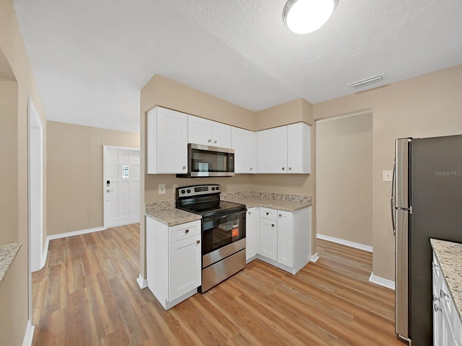 4411 BASS ST — photo 25