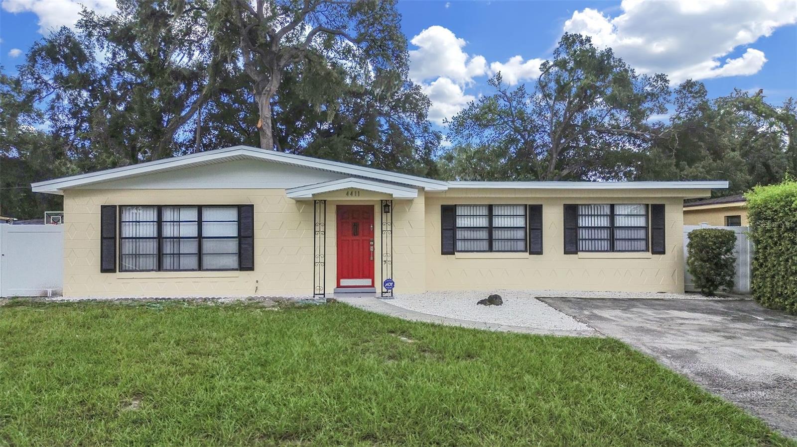 4411 BASS ST — photo 4