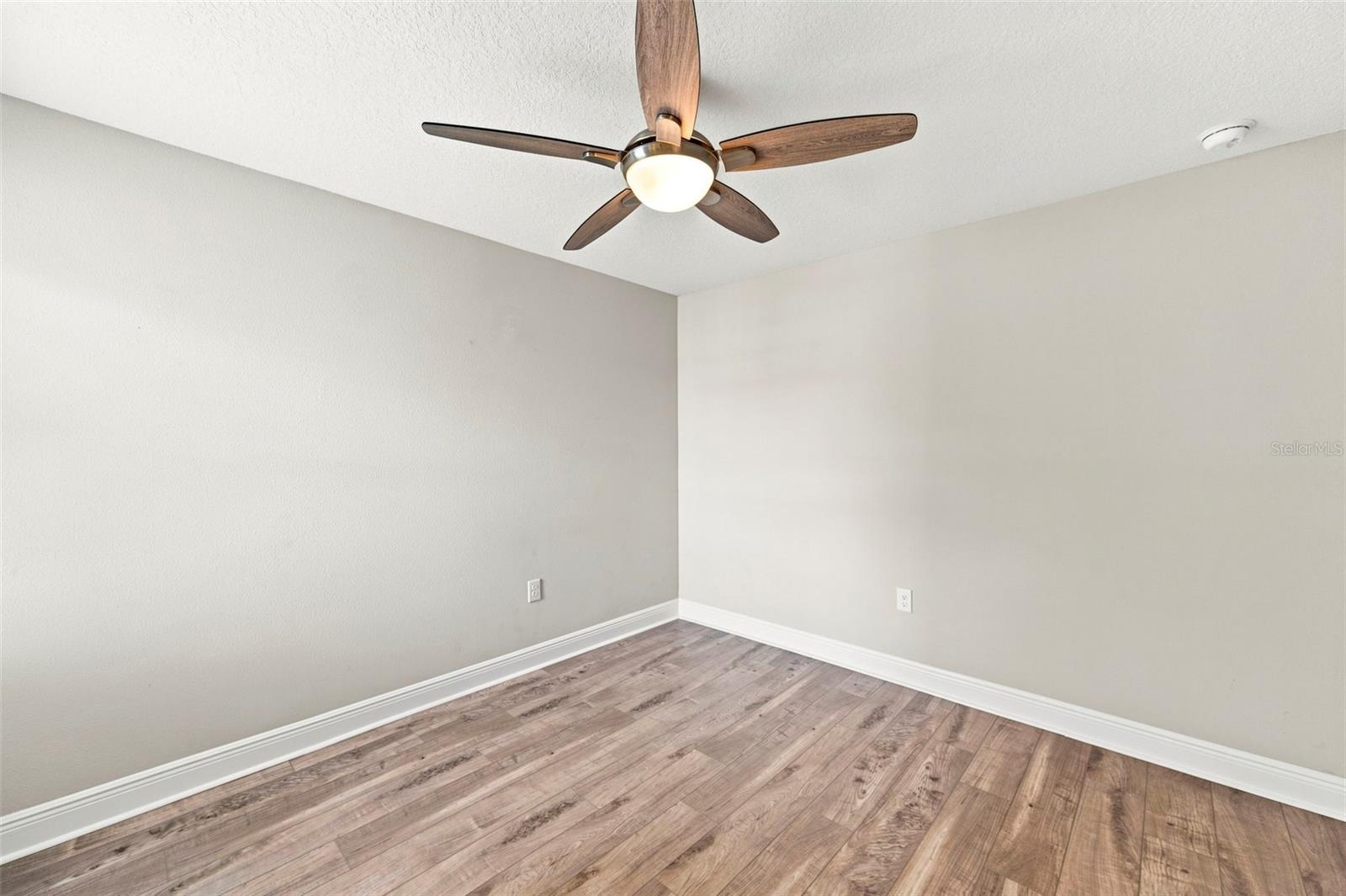 1103 MANGO CT — photo 31
