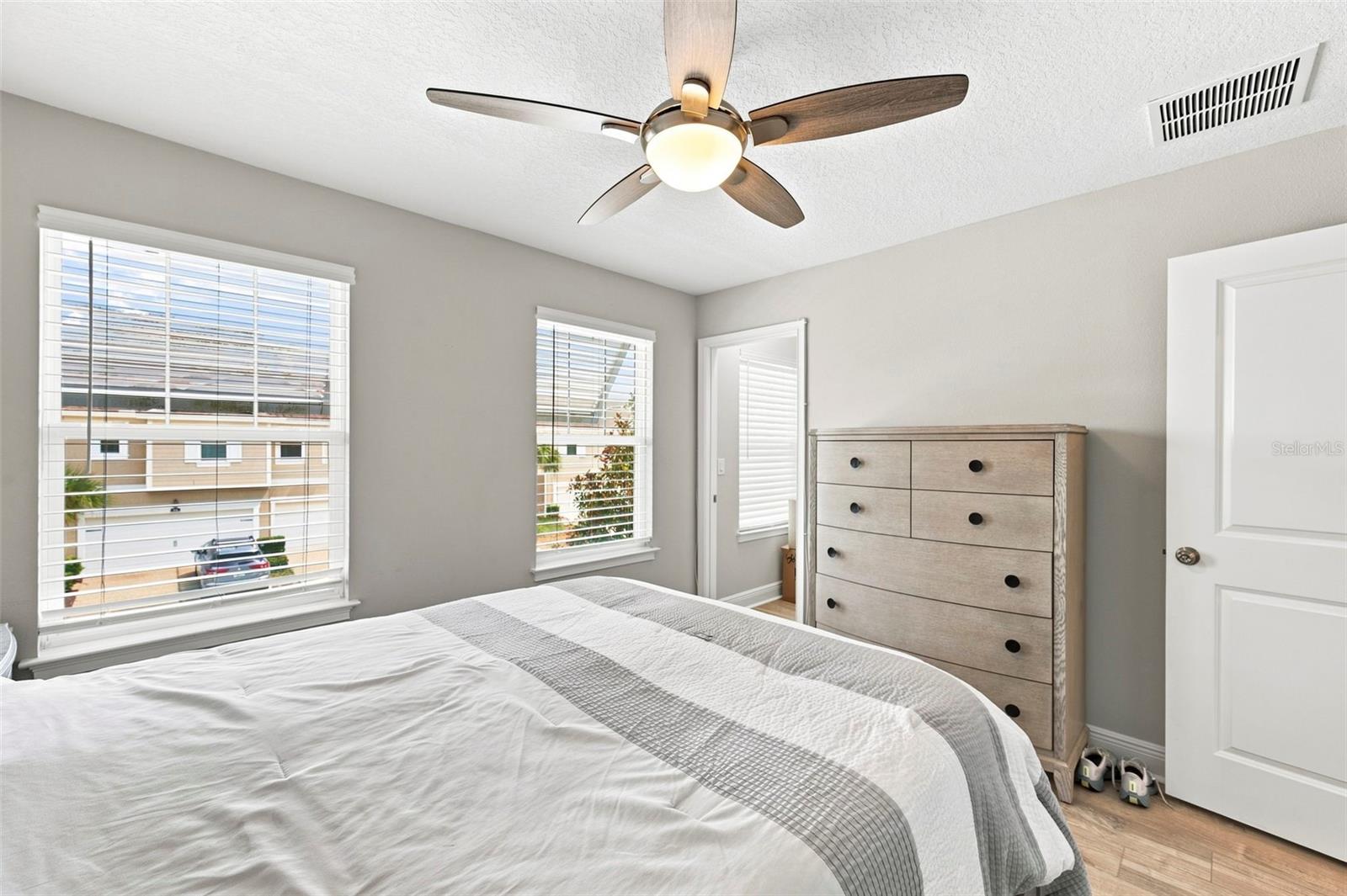 1103 MANGO CT — photo 34