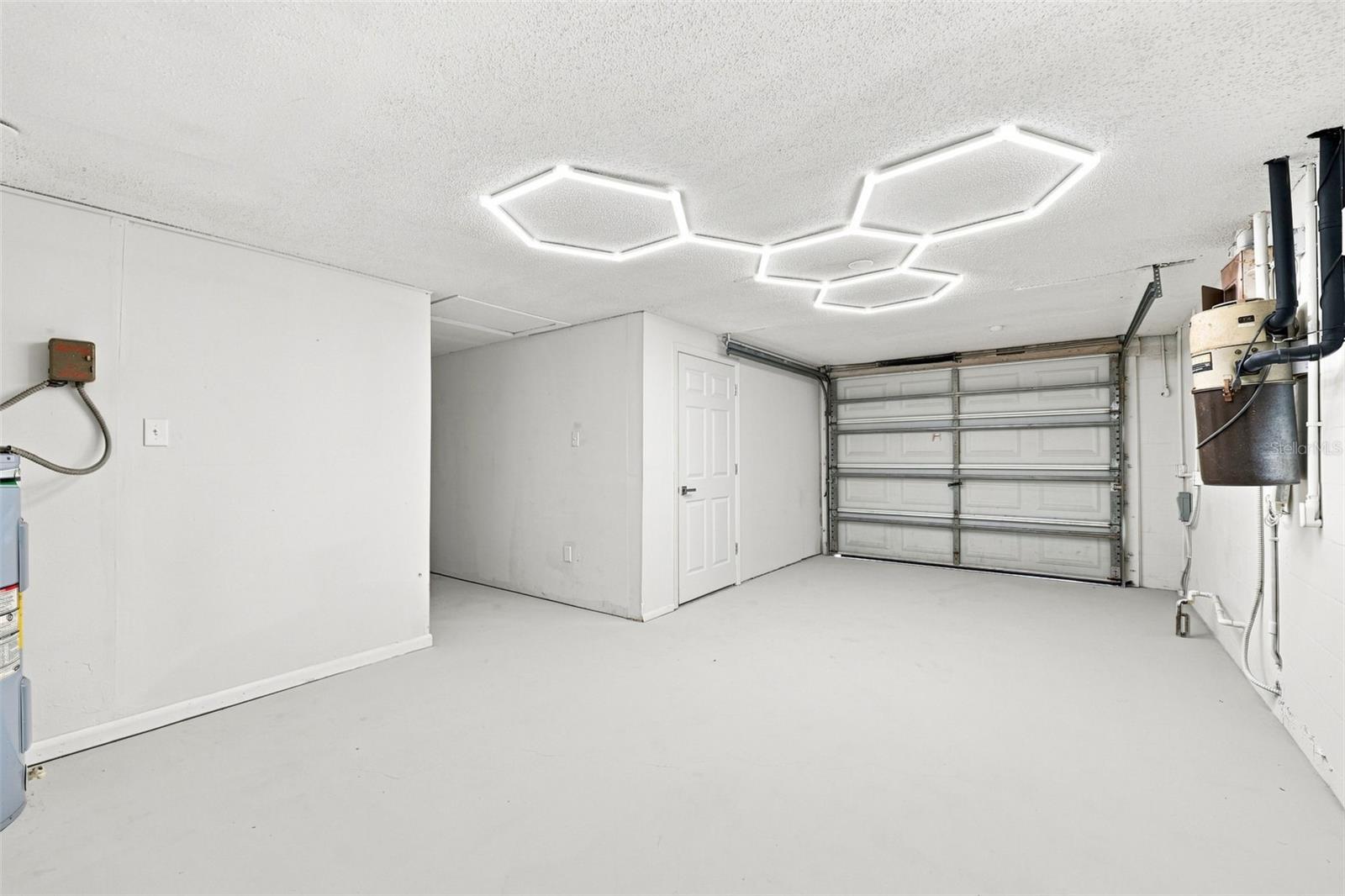 11666 SEMINOLE DR — photo 32