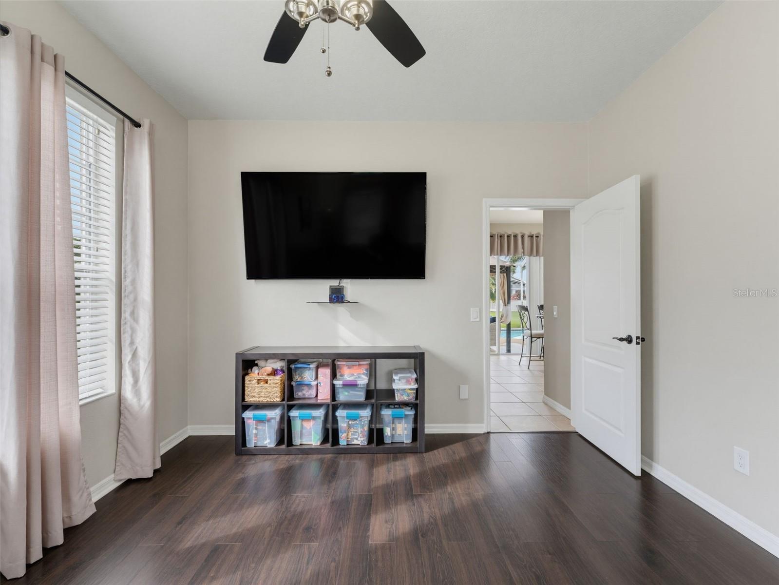 1900 CARDAMON DR — photo 11