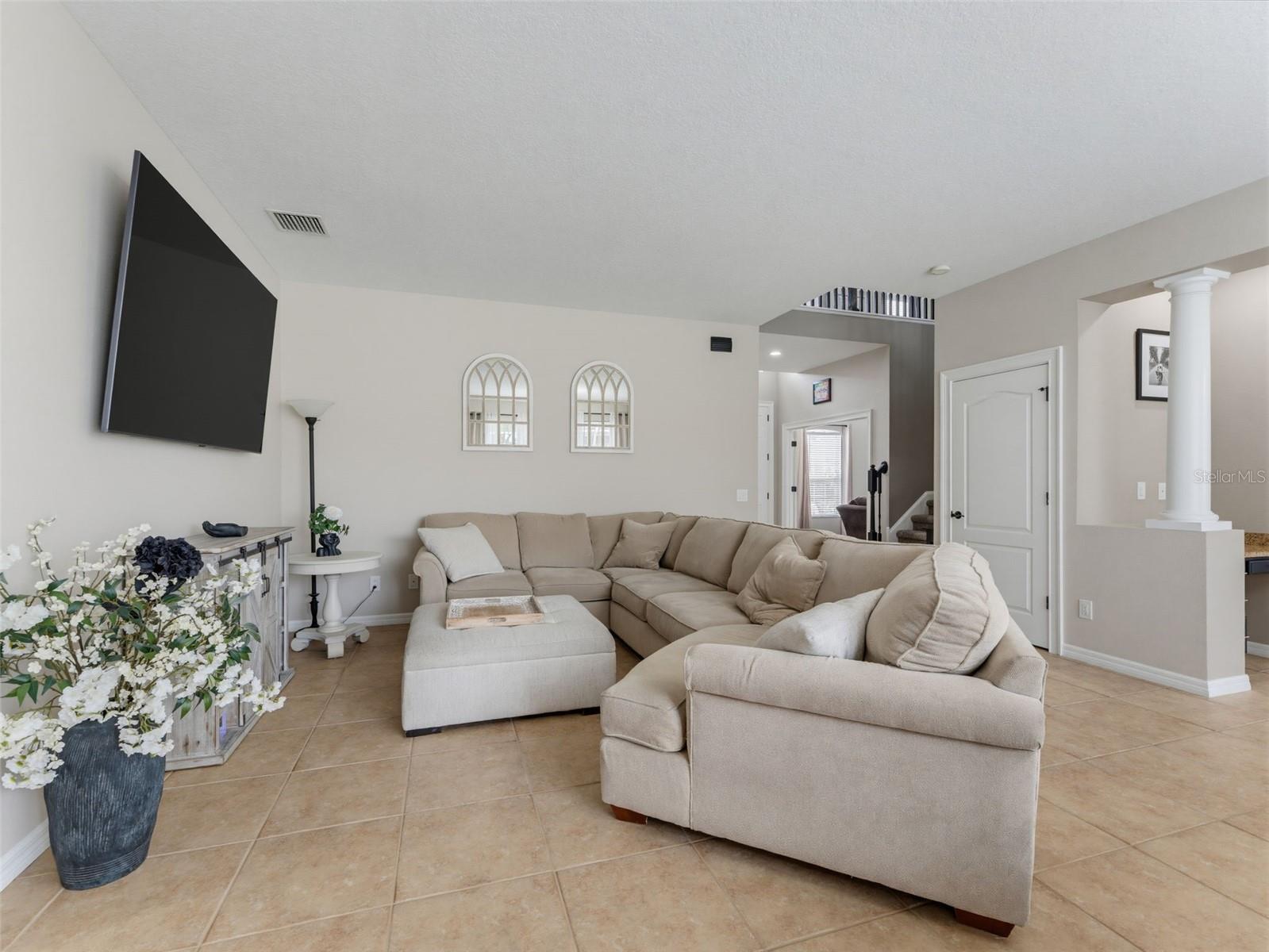 1900 CARDAMON DR — photo 17