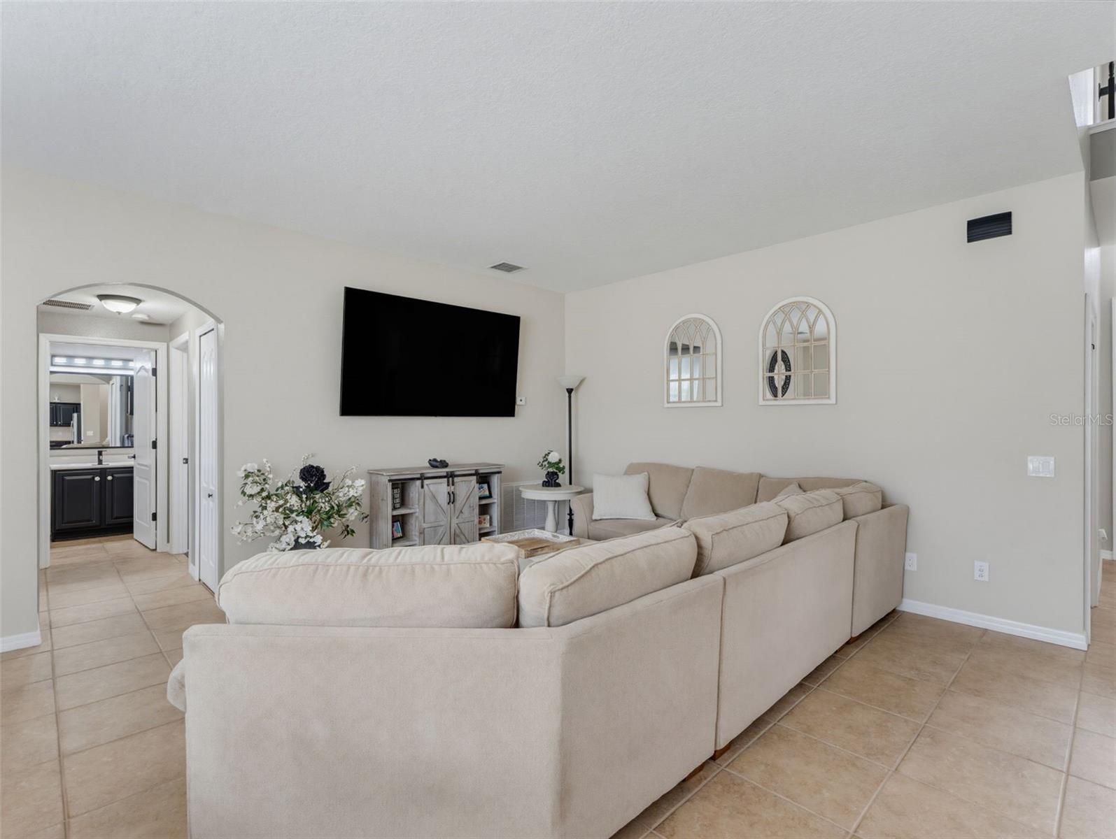 1900 CARDAMON DR — photo 18