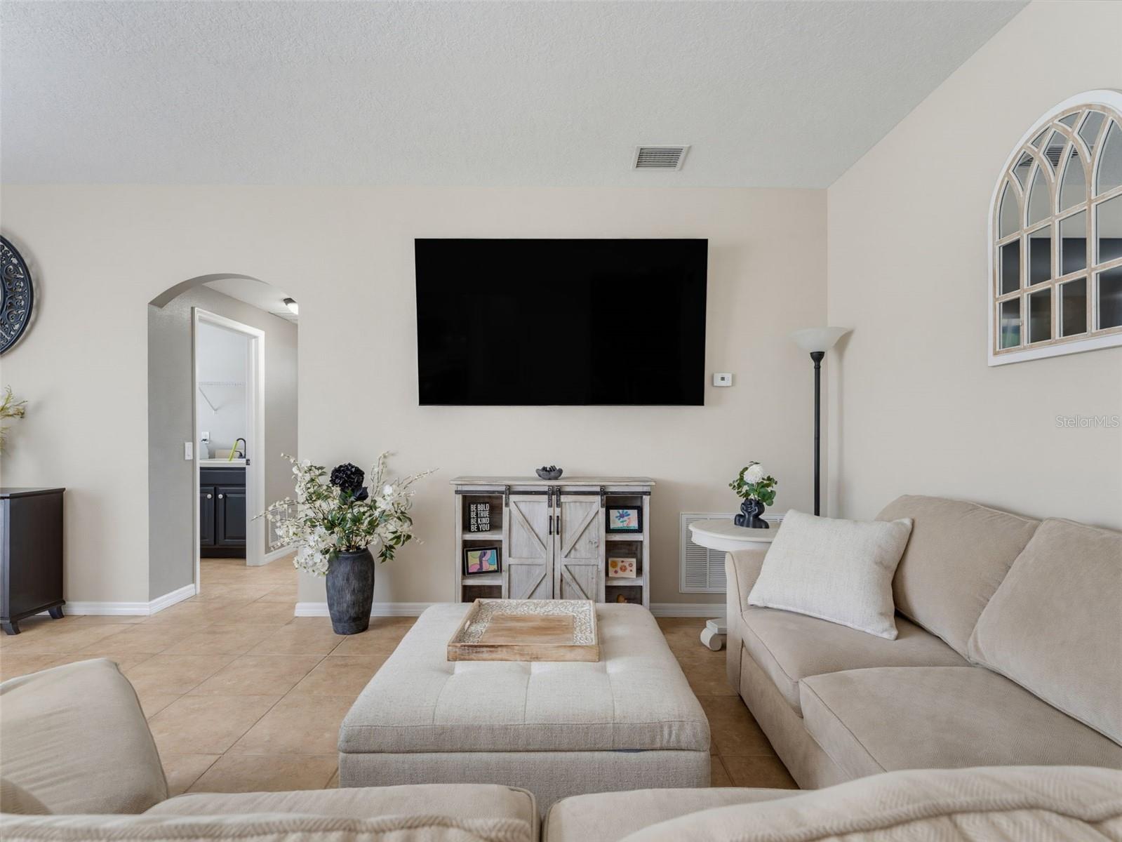 1900 CARDAMON DR — photo 19