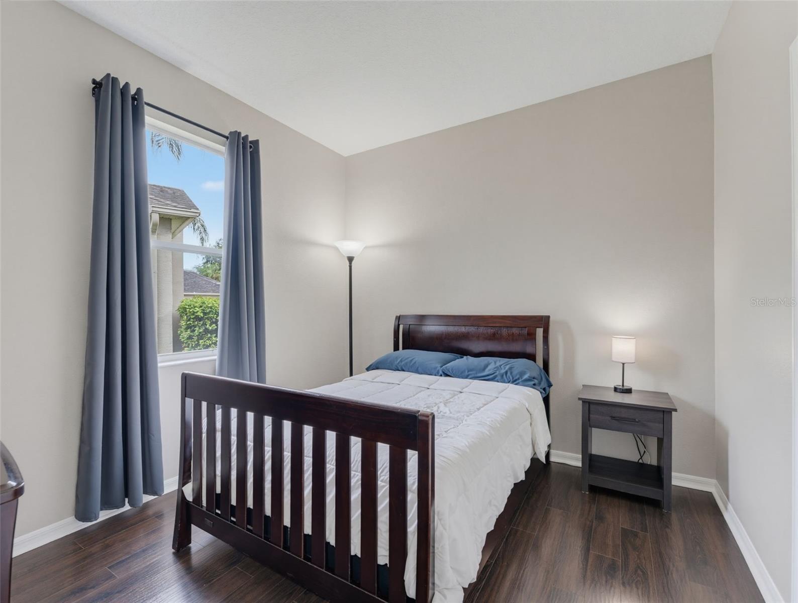 1900 CARDAMON DR — photo 33