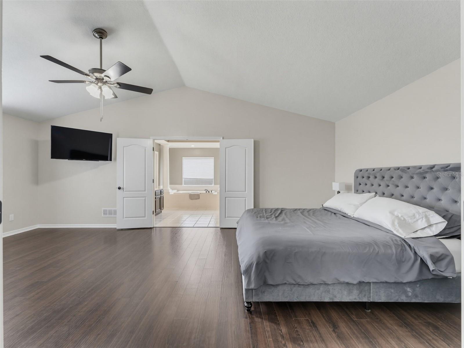 1900 CARDAMON DR — photo 39