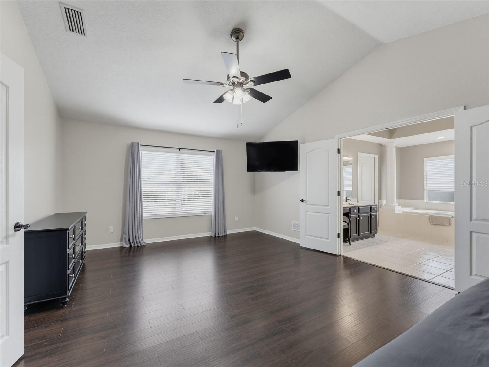 1900 CARDAMON DR — photo 40