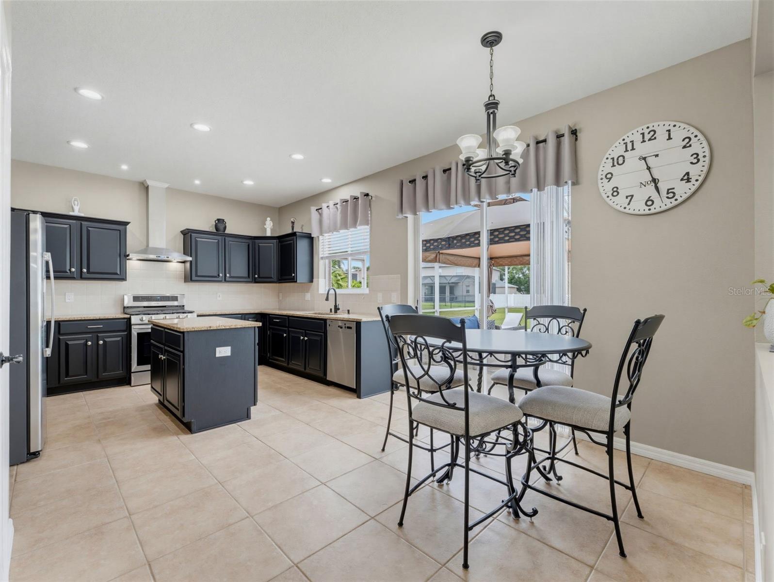 1900 CARDAMON DR — photo 21
