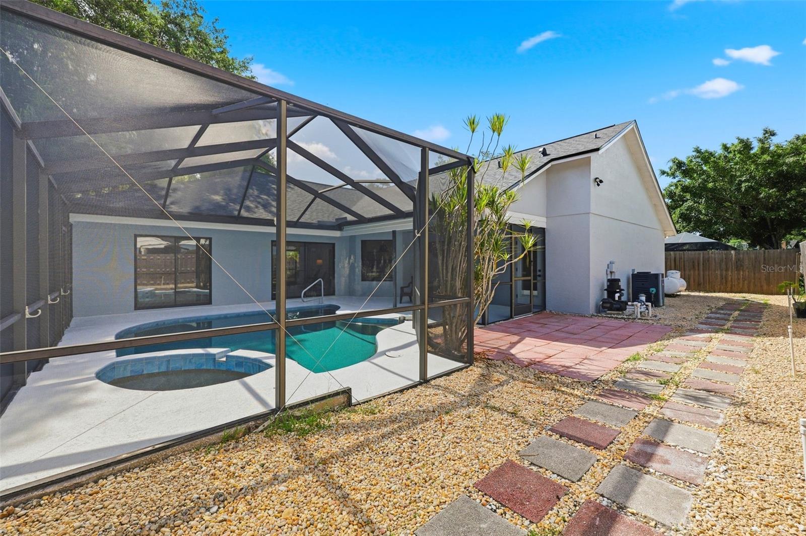 3040 WINDRIDGE OAKS DR — photo 32