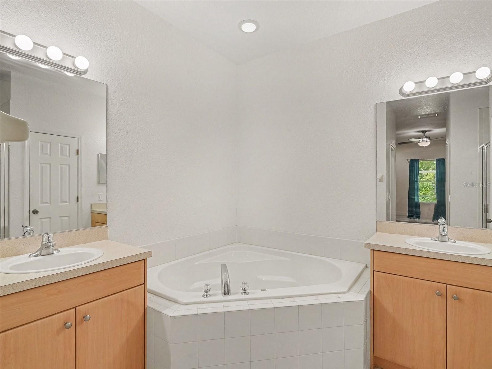 4288 DUREVE AVE — photo 27