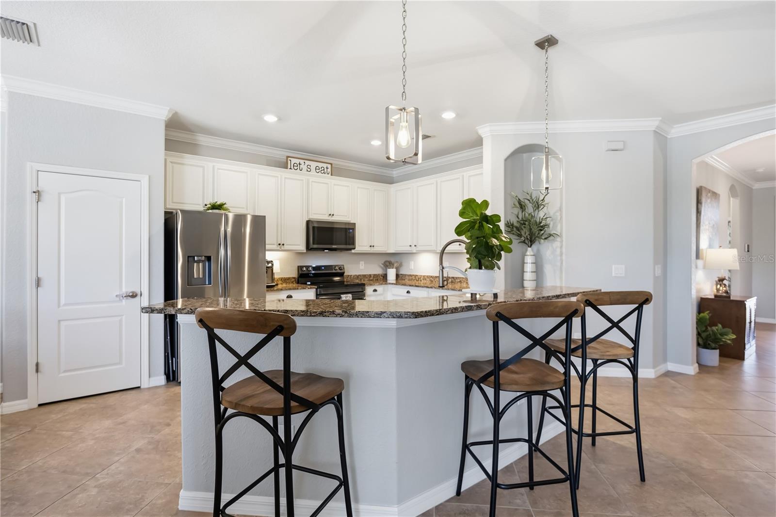 13834 VANCANZA DR — photo 17