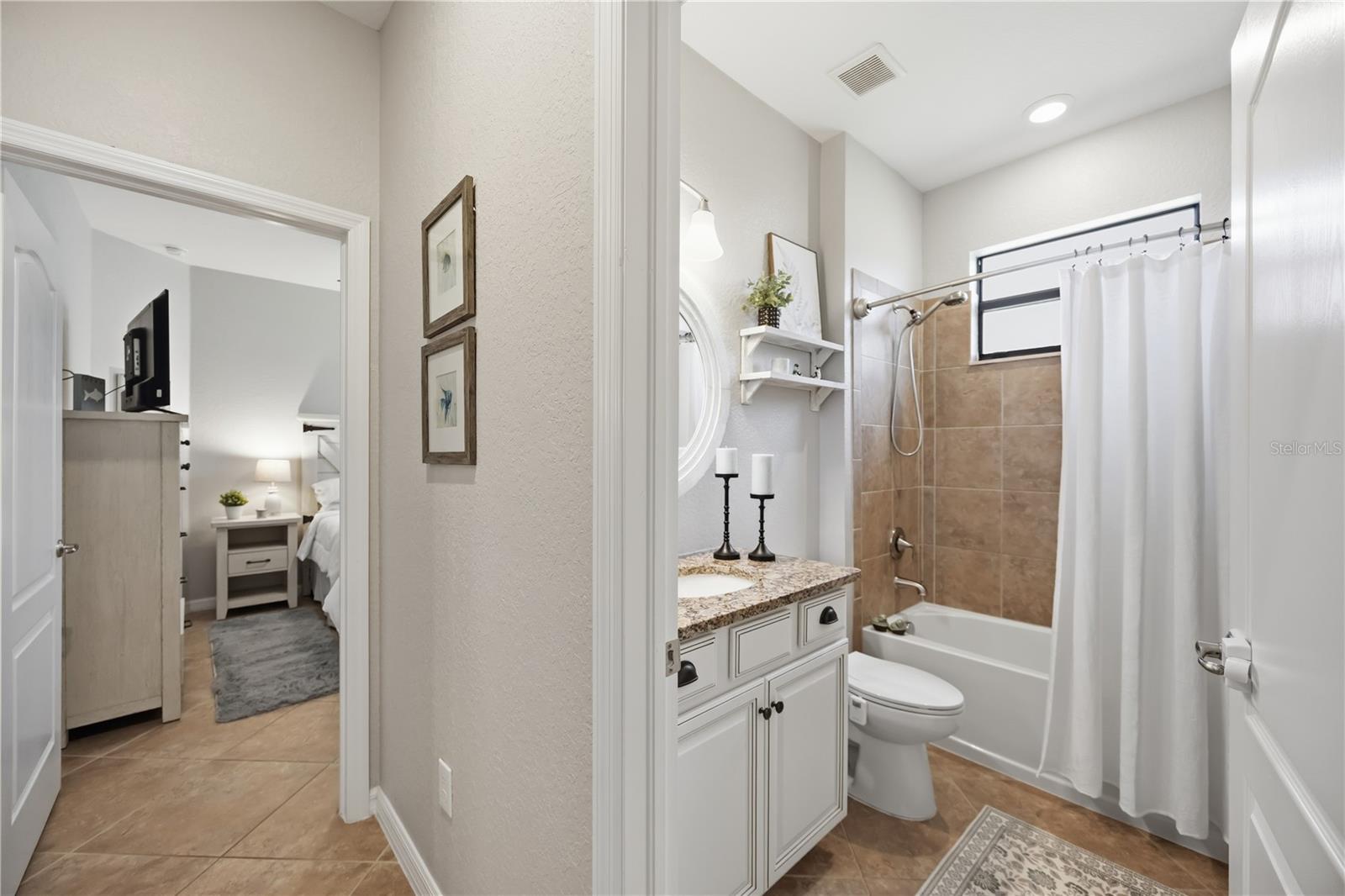 13834 VANCANZA DR — photo 37