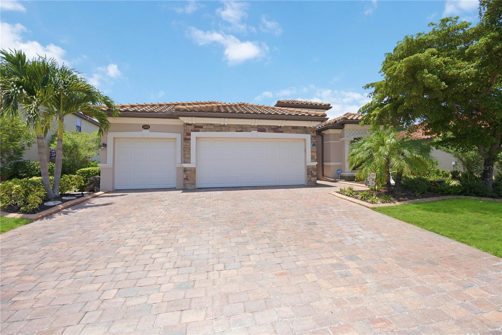 13834 VANCANZA DR — photo 54