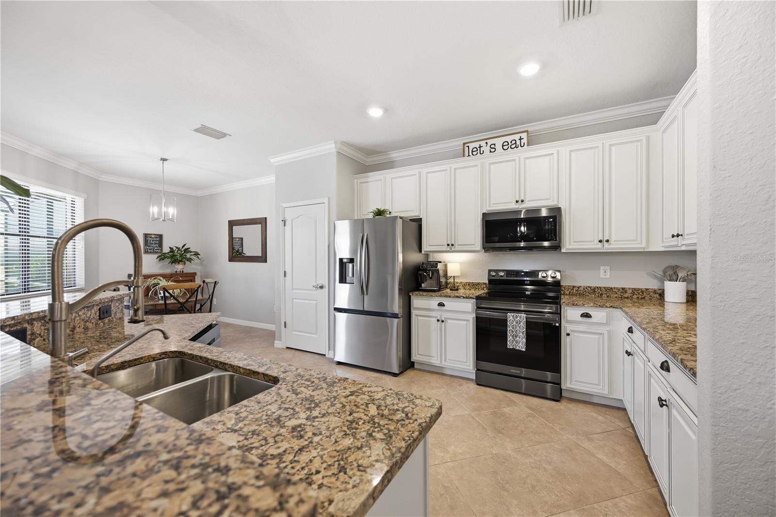 13834 VANCANZA DR — photo 18