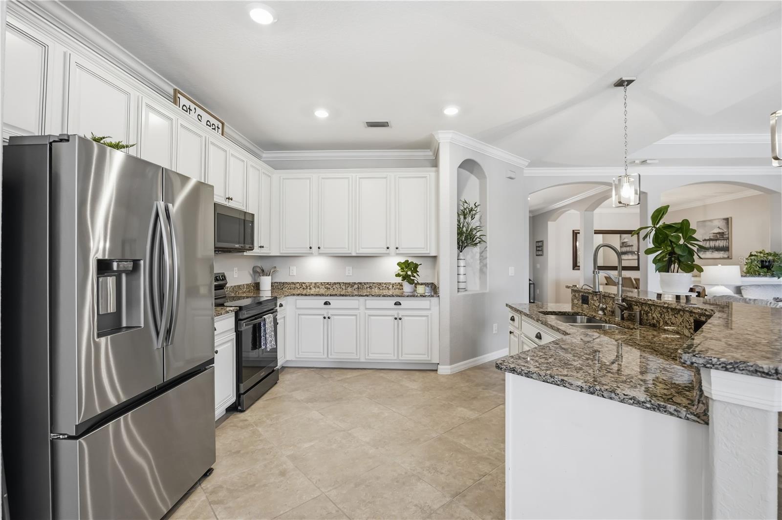 13834 VANCANZA DR — photo 3
