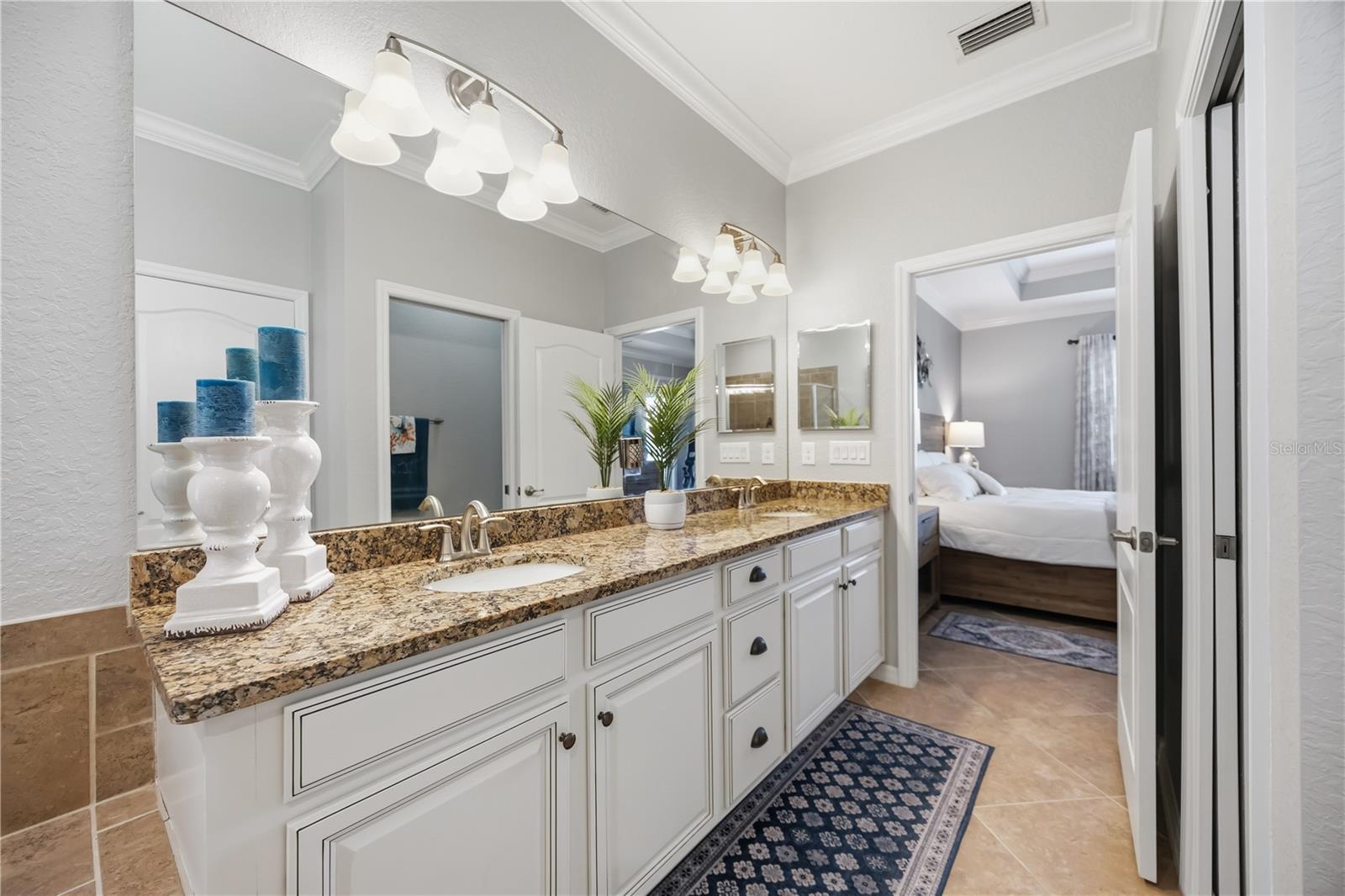 13834 VANCANZA DR — photo 28